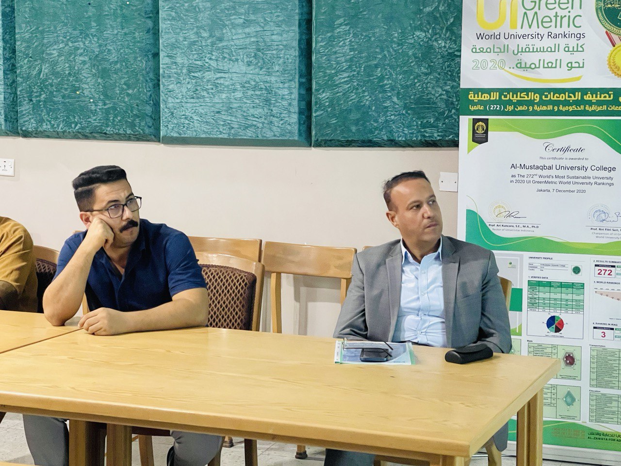 عميد كلية الهندسة والتقنيات الهندسية يعقد اجتماع مع لجان الحضور والغيابات في الاقسام الهندسية