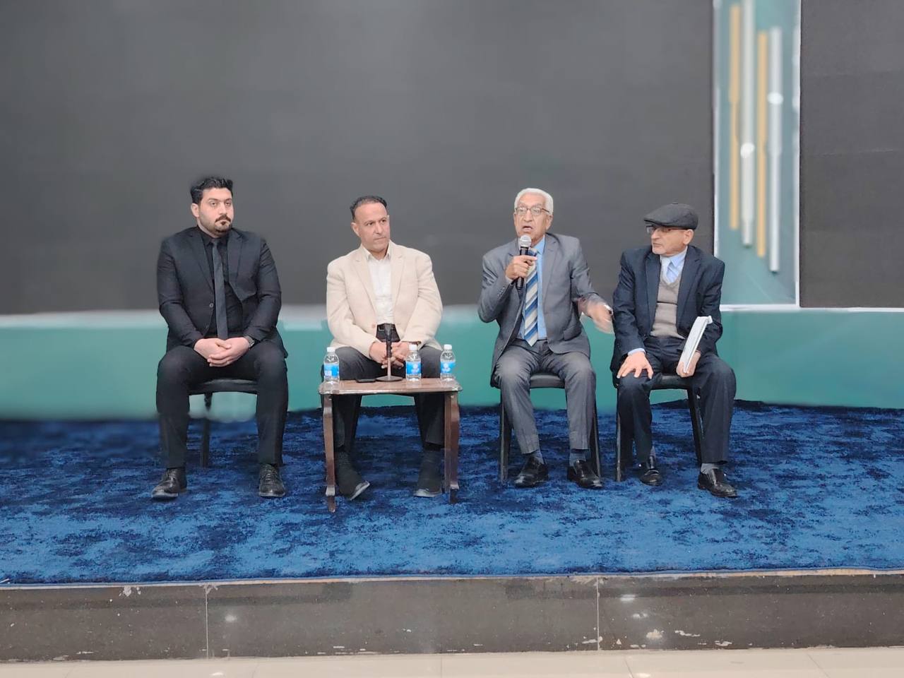 عميد كلية الهندسة والتقنيات الهندسية ولجنة الارشاد التربوي في لقاء موسع مع طلبة المرحلة الاولى . .