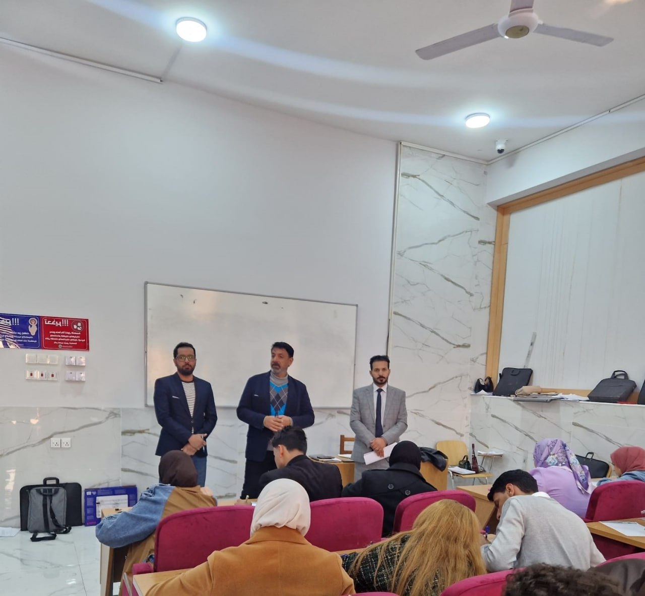 ورشة بعنوان" تطور تاريخ تصميم وسائل الاتصال " يقدمها تدريسيين في كلية الفنون الجميلة