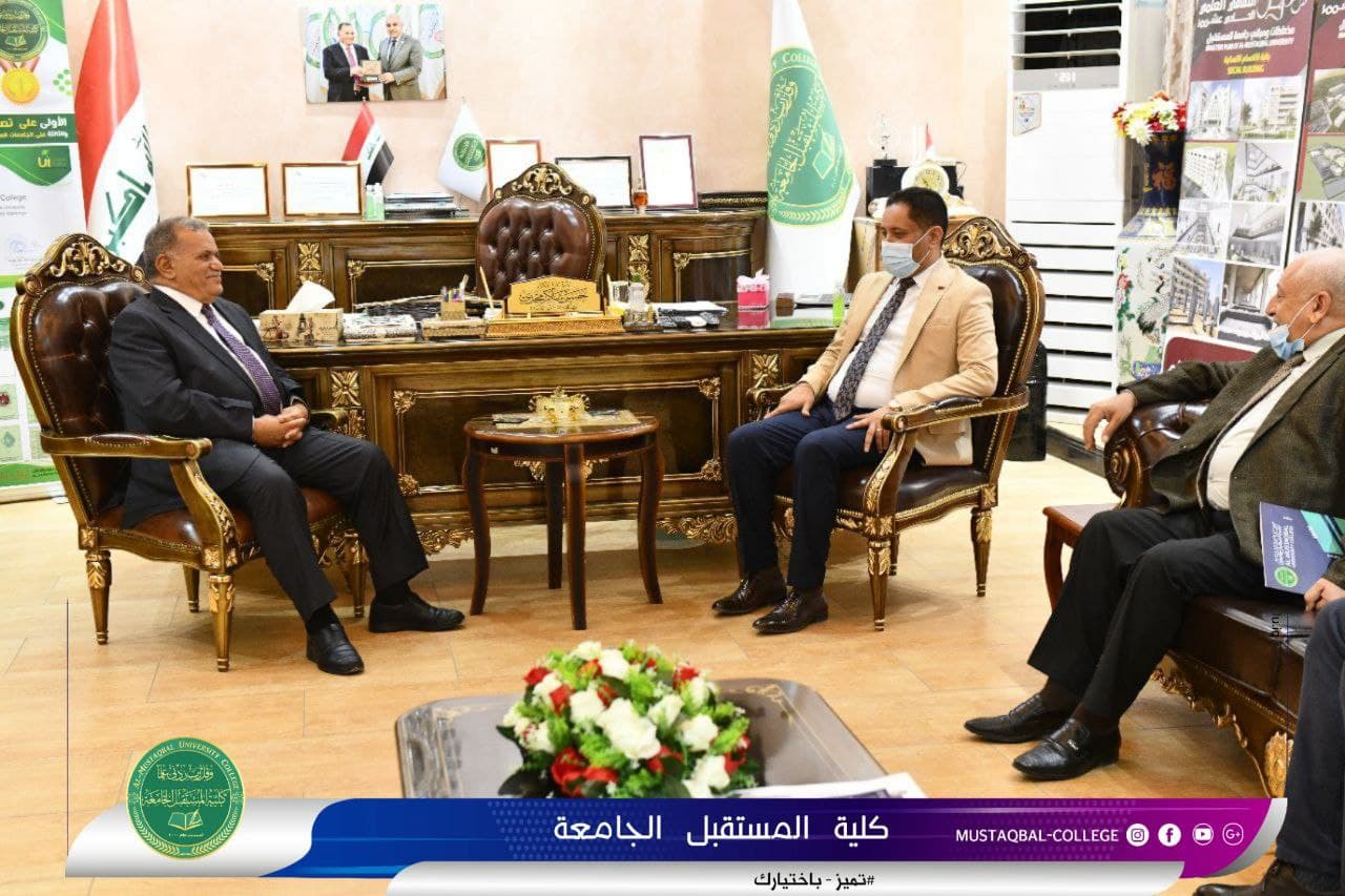 كلية المستقبل الجامعة تستقبل صباح هذا اليوم الاربعاء الموافق 3-11-2021 مدير عام دائرة صحة بابل الدكتور الصيدلاني حيدر البيرماني