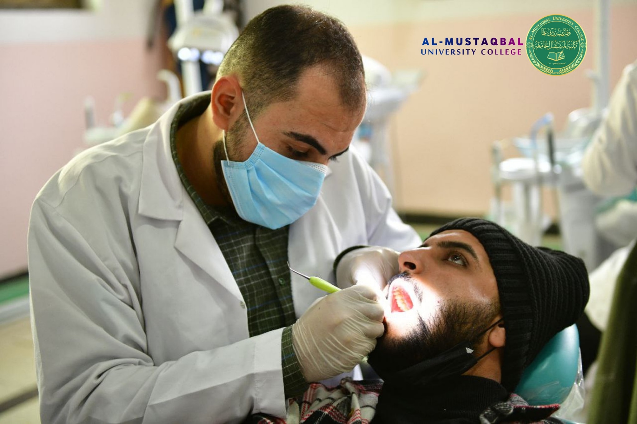 جانب من استقبال المراجعين في عيادات طب الاسنان في كلية المستقبل الجامعة لهذا اليوم الأربعاء الموافق 8/12/2021