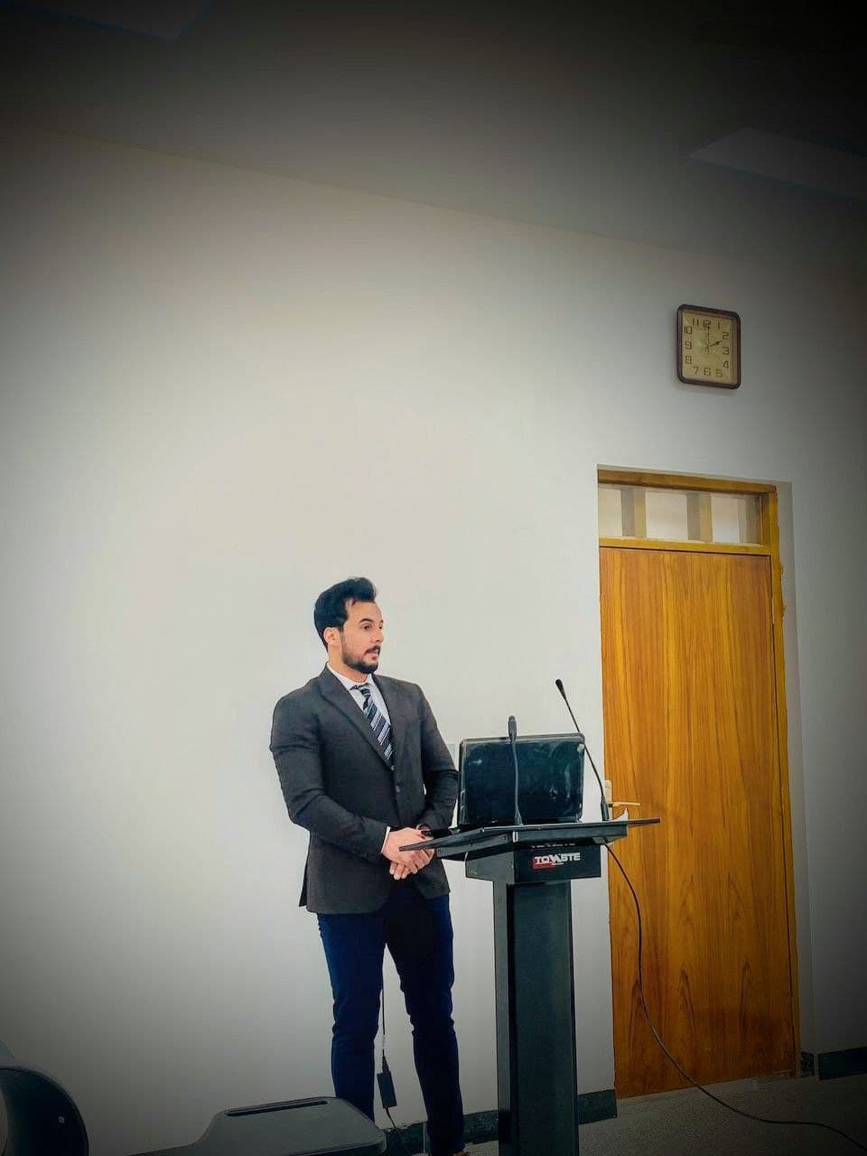 مشاركة التدريسي م.د وليد خالد عبدالهادي في المؤتمر العلمي الدولي الثامن لتكنولوجيا علوم الرياضة