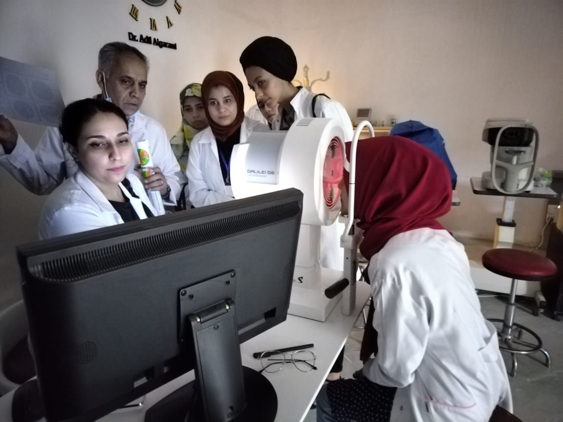 بداية تدريب الطلبة في المراكز التخصصية لطب العيون 