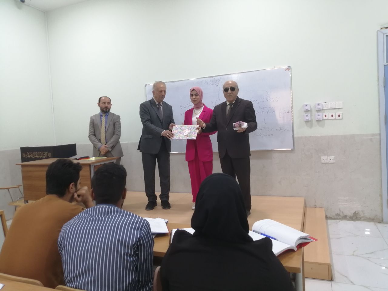 تكريم الطلبة المتميزين 