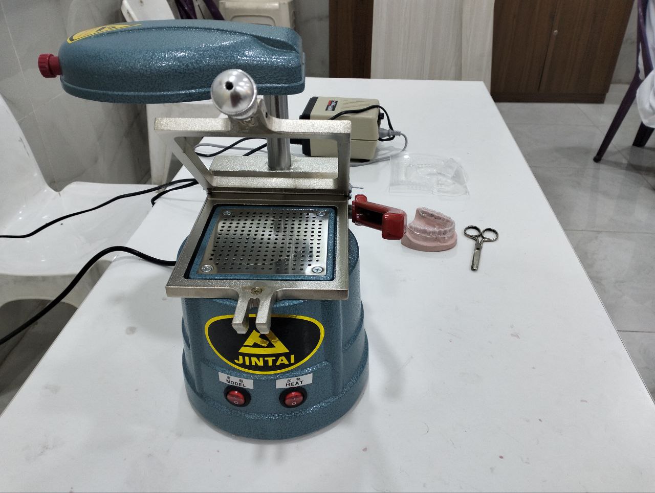 ورشة تدريبية لطلبة المرحلة الثانية عن جهاز ال Light cure