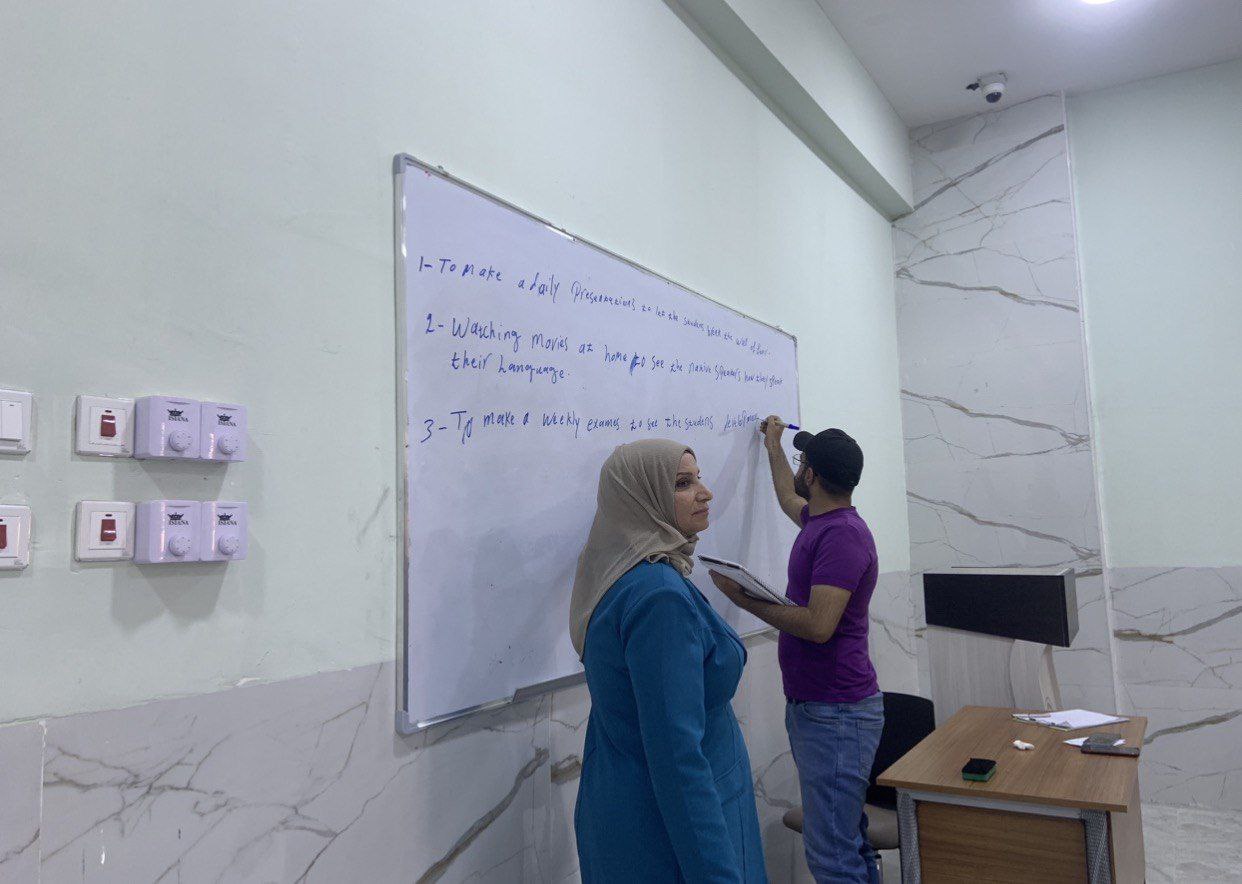 جلسة حوارية بعنوان مهارة التحدث باللغة الانجليزية