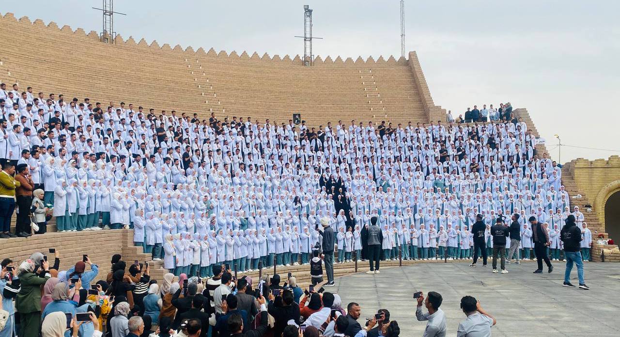 جانب من صور سكراب قسم الفيزياء الطبية الذي أُقيمه على مدرج المسرح البابلي  نتمنى لطلبة الاعزاء كل التوفيق ..