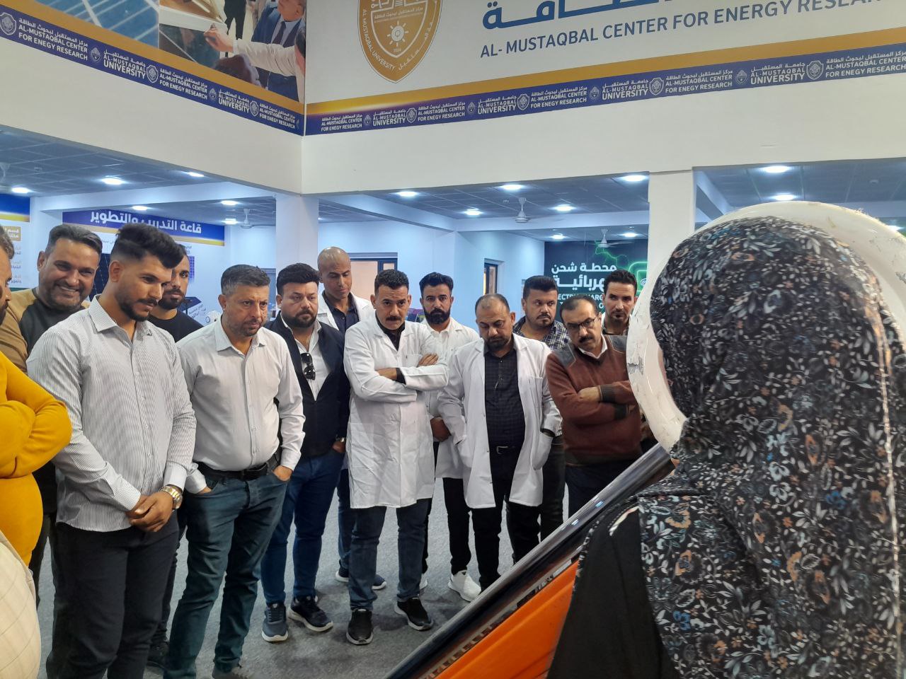 ندوة عن المجمعات الشمسية لطلبة المرحلة الرابعة 
