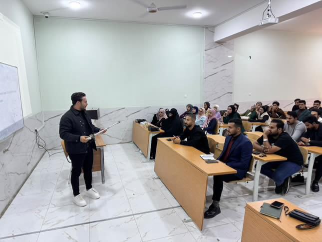 "نشاط علمي قدمه طلاب المرحلة الرابعة حول عصا المكفوفين"
