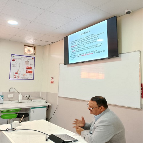 السمنار العلمي بعنوان  Understanding Neoplasia, Mechanisms, Diagnosis, Therapeutic Advances
