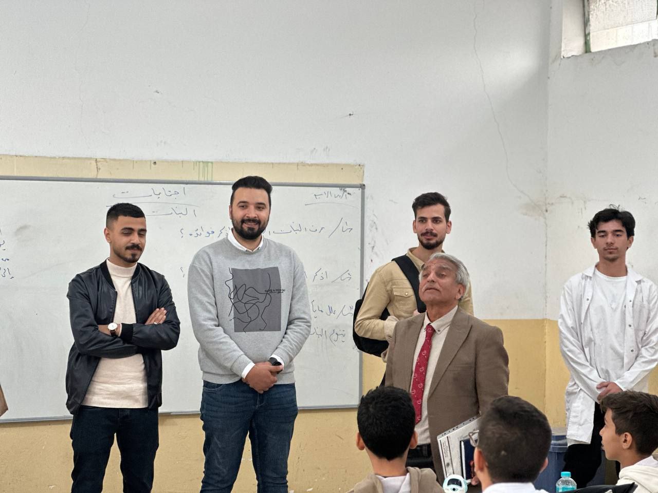 زيارة مجموعة من كادر وطلبة كلية طب الأسنان إلى مدرسة الحدبية لتعزز التوعية الصحية وتحقيقاً لأهداف التنمية المستدامة