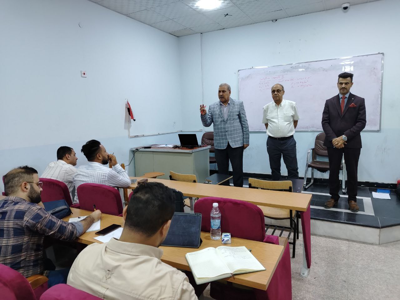 اقامت لجنة الإرشاد التربوي والنفسي  في قسم الهندسة الكيمياوية و الصناعات النفطية ندوة  عن  التدخين في الحرم الجامعي