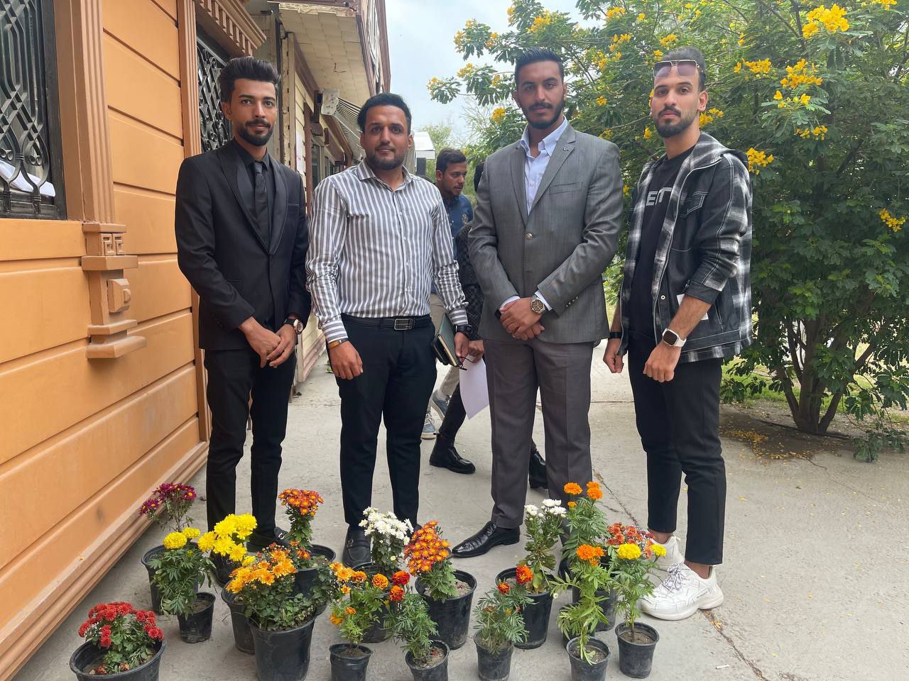 "حملة تشجير داخل جامعة المستقبل"