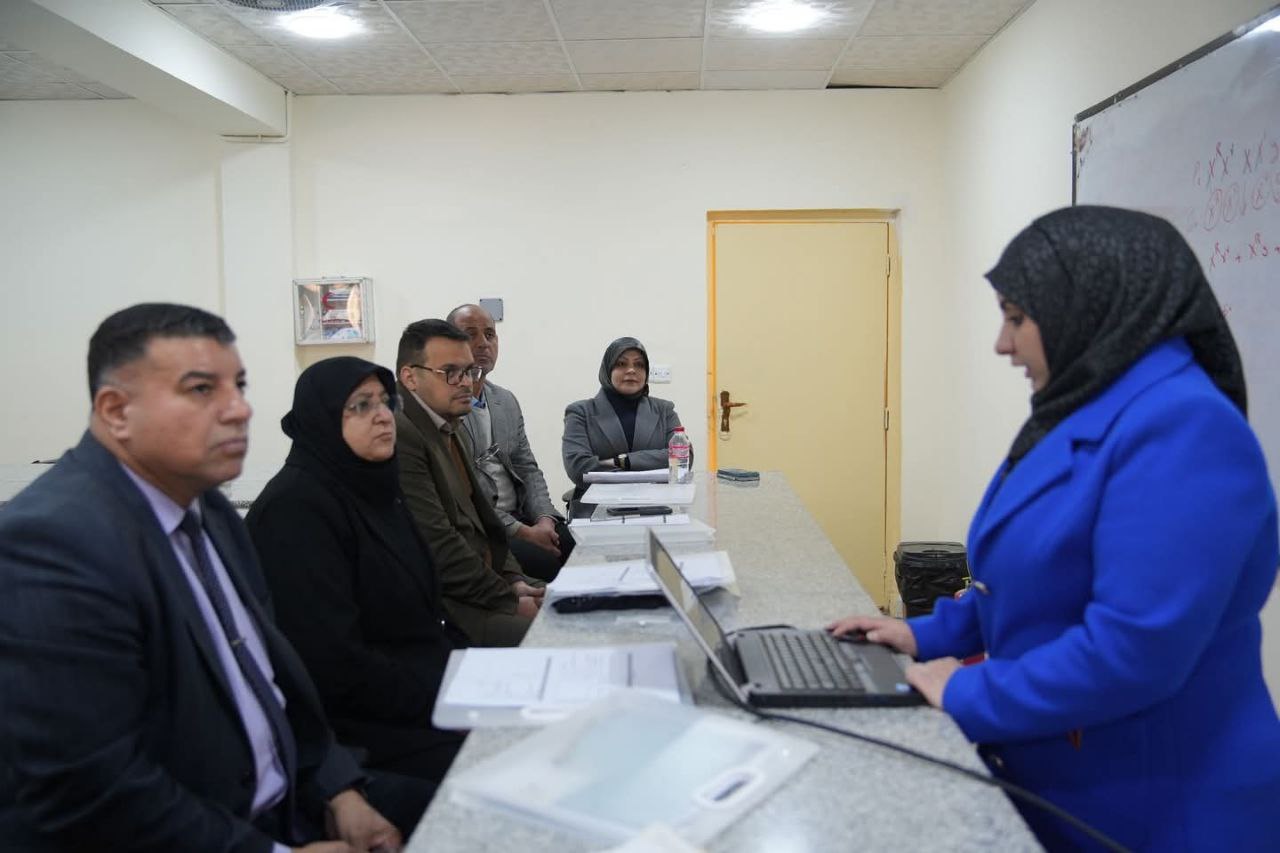  شارك  ا. د. احمد خضير الحميري رئيس قسم تقنيات التخدير  في الإمتحان الشامل لطالبة  الدكتوراة