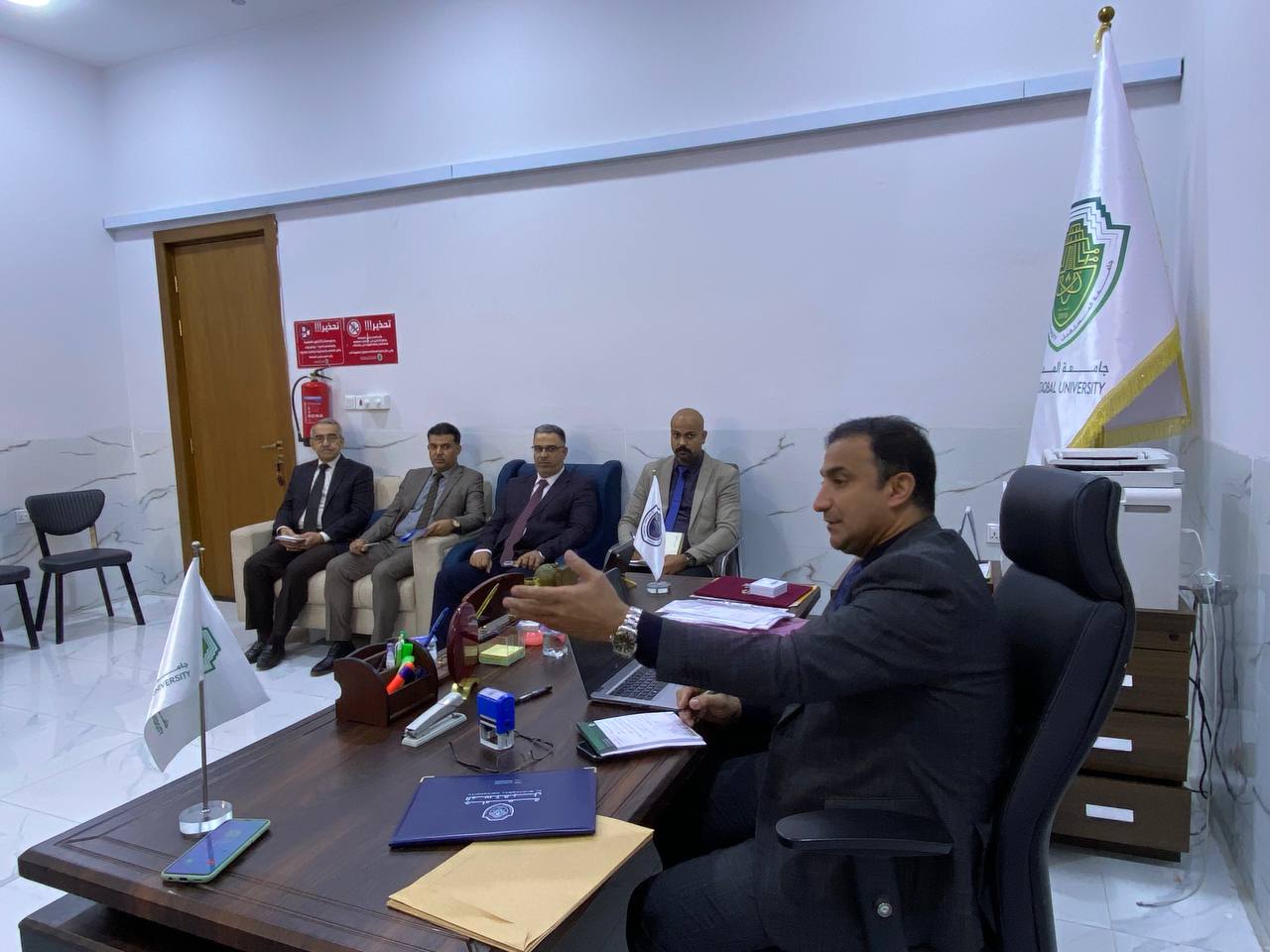 اجتماع عميد كلية العلوم مع رؤساء الاقسام في كلية العلوم ,جامعة المستقبل