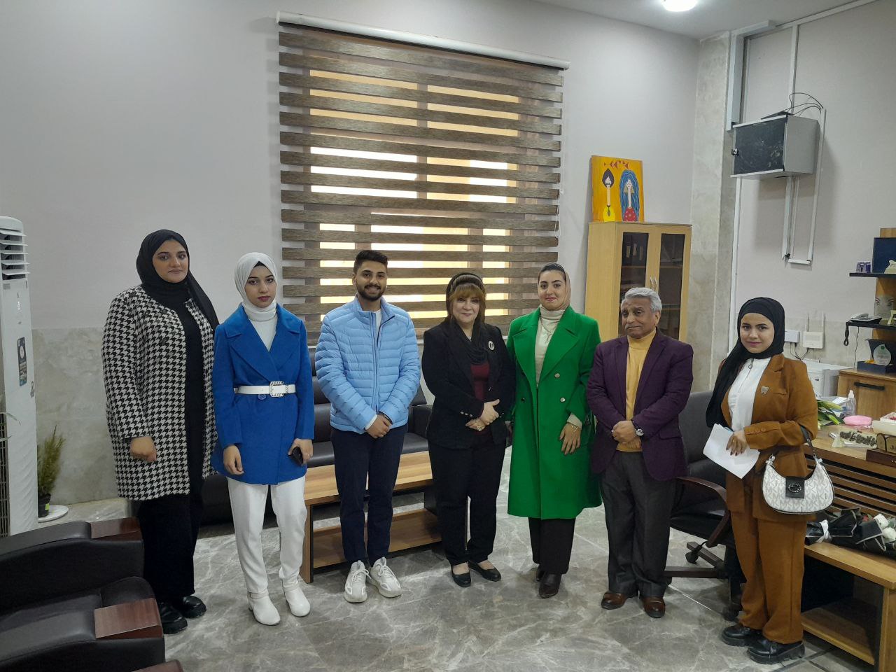 تقديم تهنئة من قبل  طلبة المرحله الأولى الى عميد كلية طب الأسنان بمناسبة العام الدراسي الجديد 