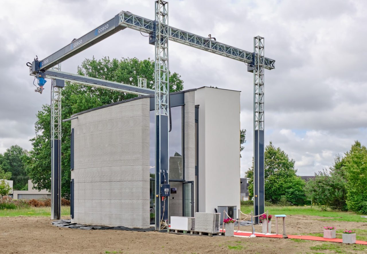 A scientific article by Iman Najeh Mohsen, a lecturer in the Department of Chemical Engineering and Petroleum Industries, entitled “3D Printing of Houses: A Revolutionary Transformation in the Construction Industry”