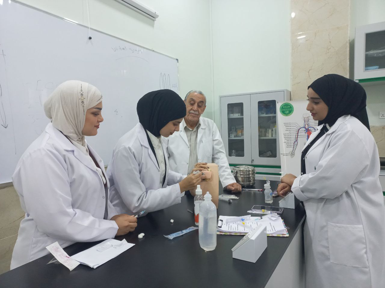 ورشه تدريب طلبة المرحله الأولى لقسم الاجهزه الطبية