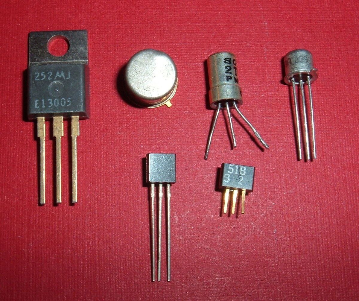 A scientific article entitled “The Importance of Transistors” by Dr. (Ameen Alwan Mahmoud)