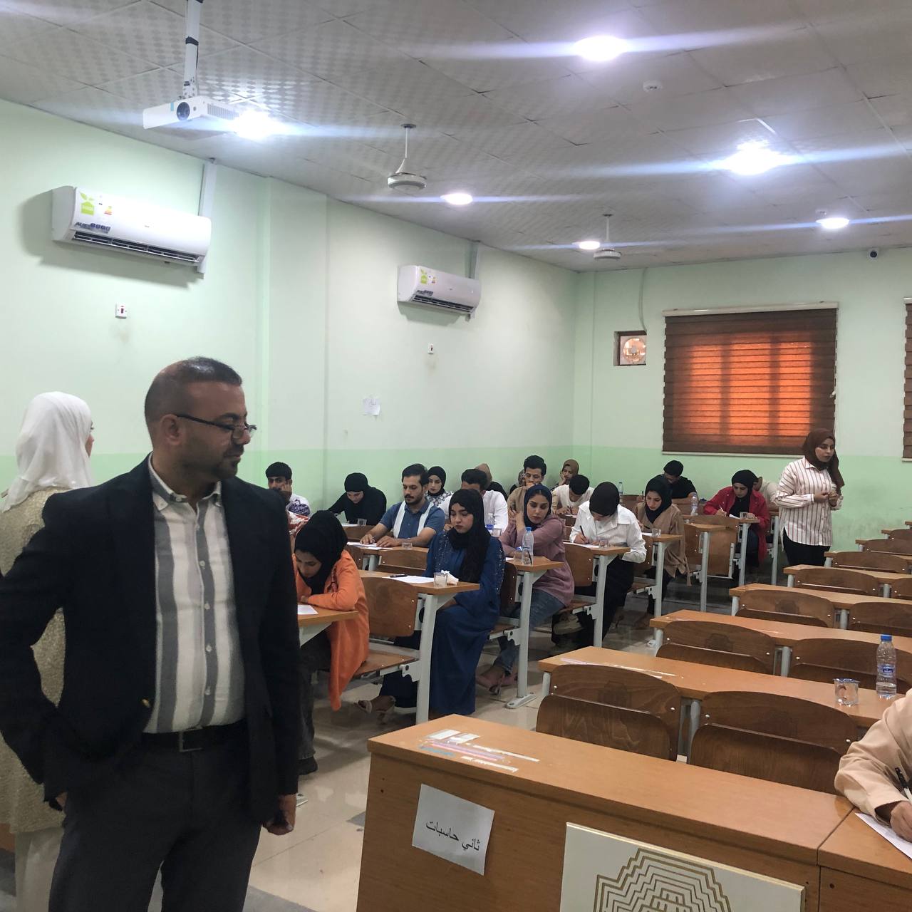 Final Exam for "Electronic Components and Circuits" for Second-Year Students in the Medical of Instrumentation Techniques Engineering Department