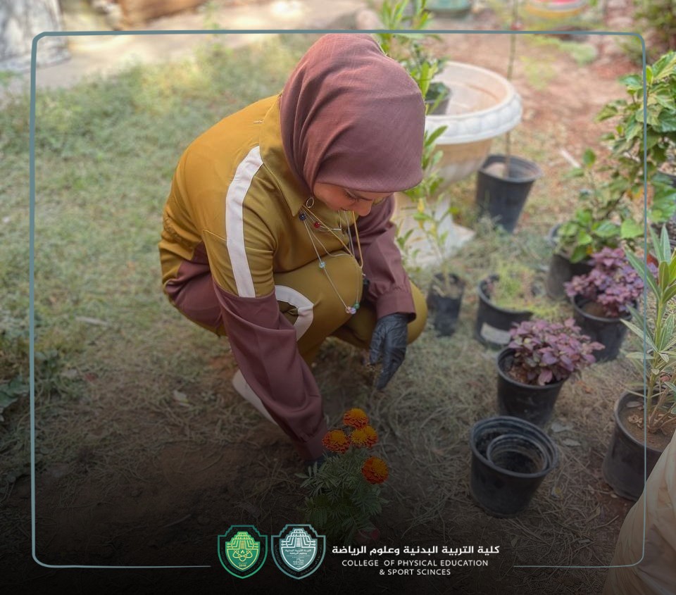ضمن نشاطات سفراء الاستدامة في مدارس محافظة بابل لطلاب كلية التربية البدنية وعلوم الرياضة جامعة المستقبل 
