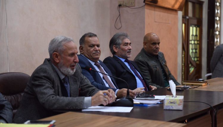 عميد كلية المستقبل الجامعة يلتقي بالطلبة المتميزين في مجال الأنشطة والخدمة المجتمعية