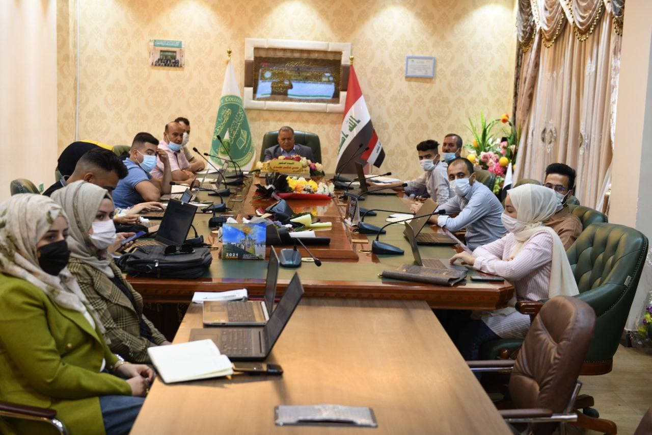 السيد عميد كلية المستقبل الجامعة يترأس اجتماعا لمسؤولي تكنولوجيا المعلومات والتعليم الالكتروني  