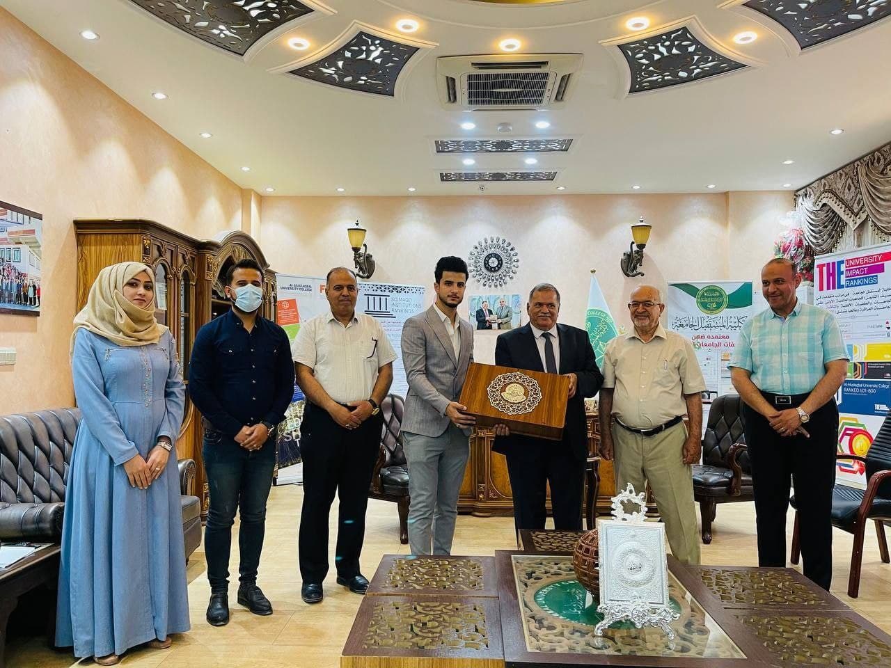 استمرار توافد المهنئين للسيد عميد كليه المستقبل الجامعة الأستاذ الدكتور حسن شاكر مجدي بمناسبة ترقيته الى مرتبة الأستاذية 