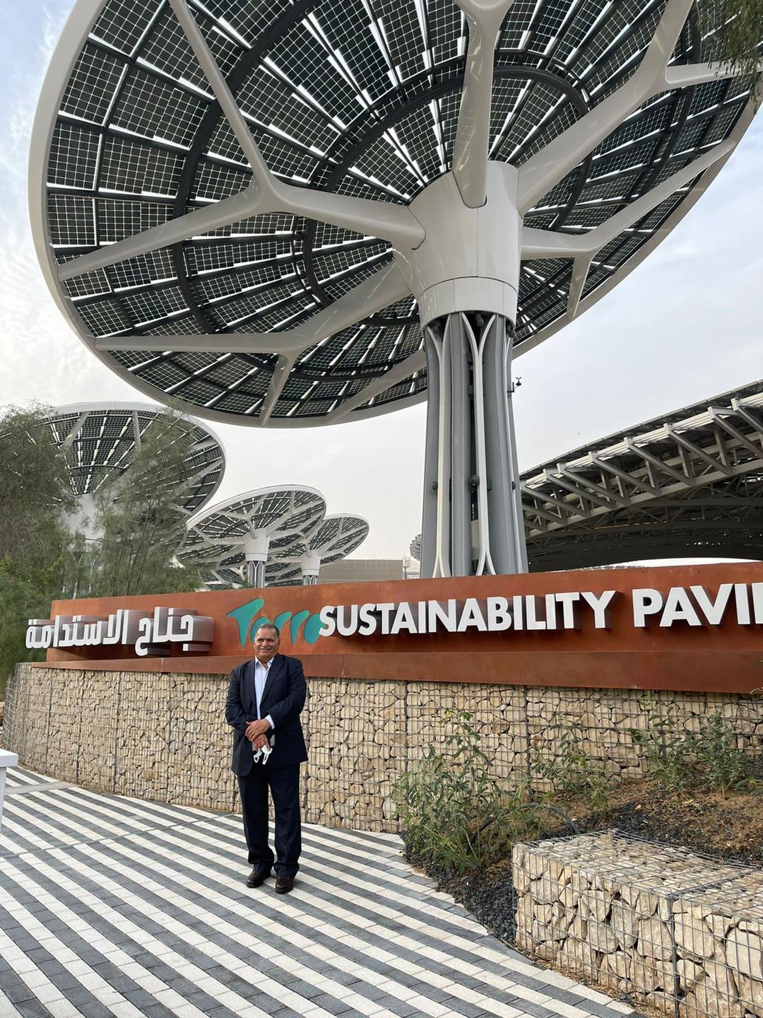 السيد عميد كلية المستقبل الجامعة يطلع على تجربة الاستدامة والتنوع في جناح الاستدامة في اكسبو دبي 2020 Expo