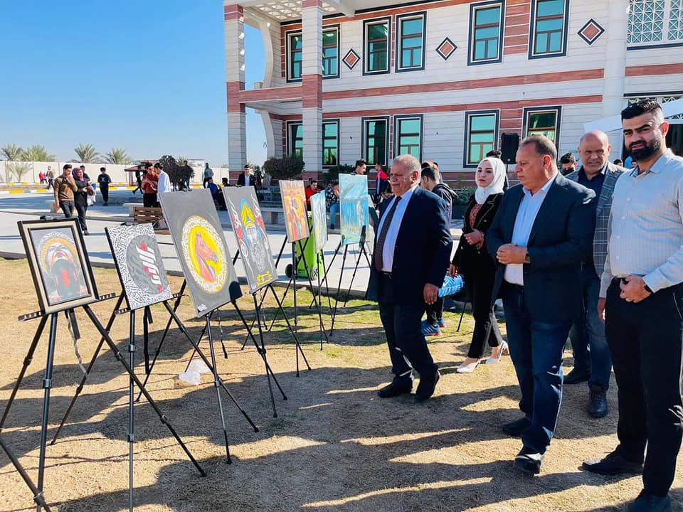 وحدة تمكين المرأة في كلية المستقبل تنظم معرض للرسم على حدائق الكلية 
