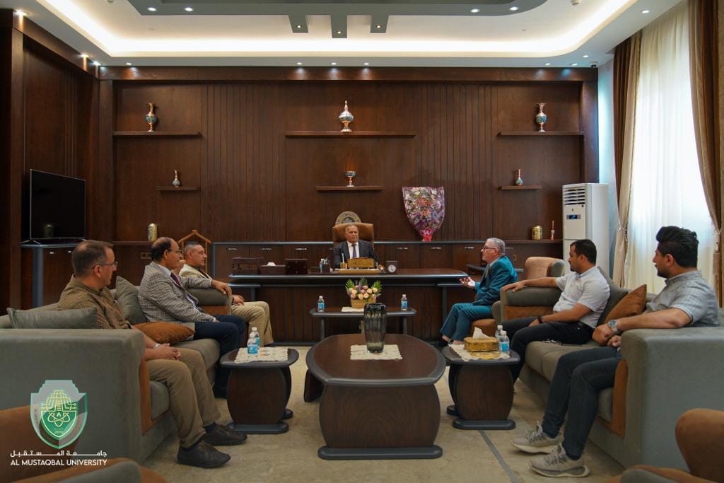 السيد رئيس جامعة المستقبل يستقبل عدد من المهنئين بمناسبة تحويل كلية المستقبل الجامعة الى جامعة المستقبل