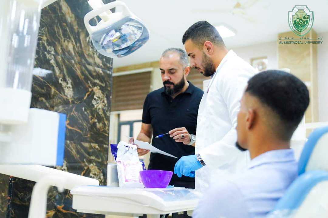 جانب من الامتحانات العملية النهائية الدور الثاني لطلبة كلية طب الاسنان المرحلة الخامسة في جامعة المستقبل 